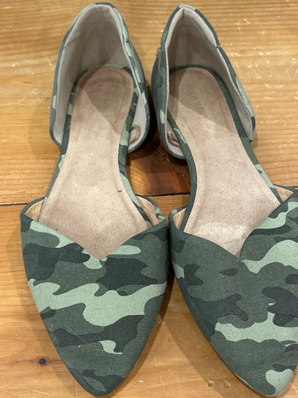 Old Navy Green Camo Pointed D'Orsay Flats *DP